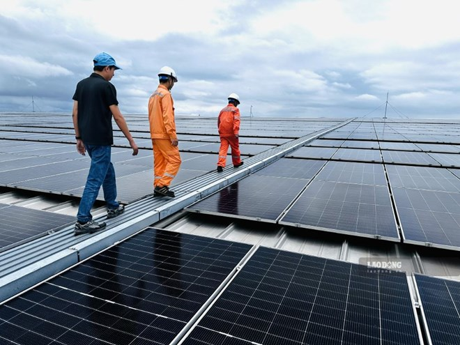 Điện mặt trời mái nhà tiết kiệm tiền tỉ, nhiều địa phương vẫn chậm triển khai